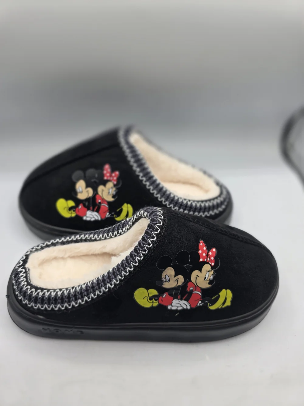 Disney Mickey & Minnie Black Slippers Size 36-37.